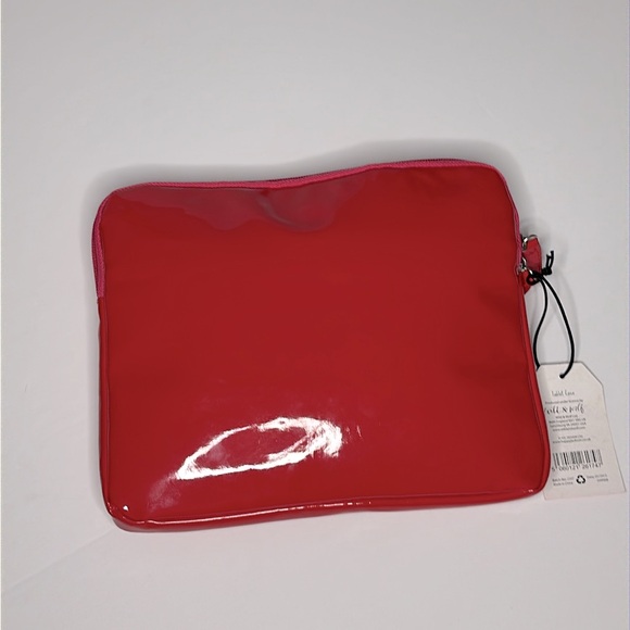 WILD & WOLF - HAPPY JACKSON || Hello Beautiful Red Tablet Case. - Picture 6 of 12